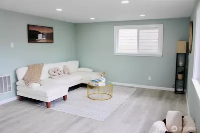 9040 17th Avenue SW, Seattle, WA 98106 - Photo 6