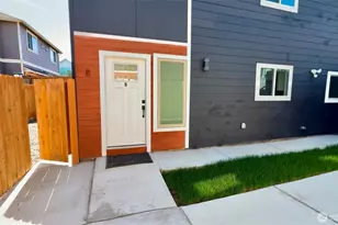 9040 17th Ave SW, Seattle, WA 98106 - Photo 12