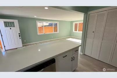 9040 17th Avenue SW, Seattle, WA 98106 - Photo 28
