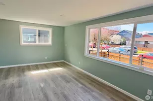 9040 17th Ave SW, Seattle, WA 98106 - Photo 4