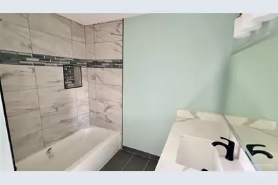 9040 17th Avenue SW, Seattle, WA 98106 - Photo 6