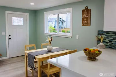 9040 17th Avenue SW, Seattle, WA 98106 - Photo 8