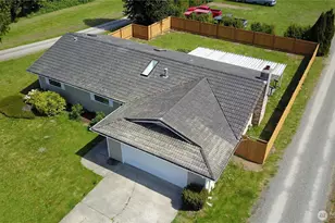 701 21st St SE, Puyallup, WA 98372 - Photo 2
