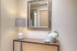 909 N 35th St, Seattle, WA 98103 - Photo 4