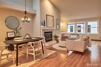 909 N 35th Street #402, Seattle, WA 98103 - Photo 4