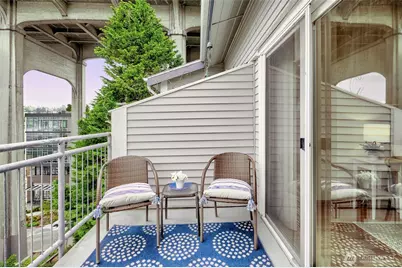 909 N 35th Street #402, Seattle, WA 98103 - Photo 30