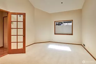 909 N 35th St, Seattle, WA 98103 - Photo 24