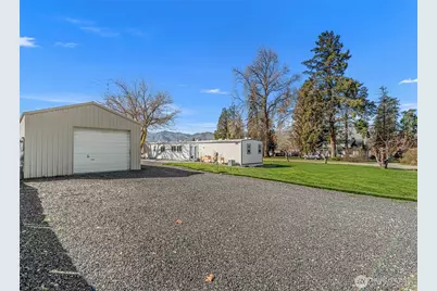 420 30th Street NW, East Wenatchee, WA 98802 - Photo 8