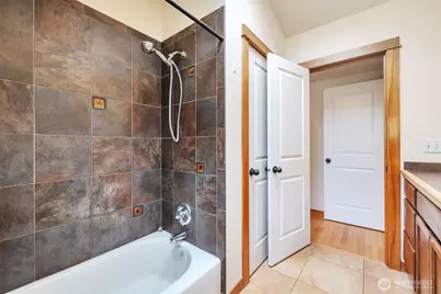 2221 E Spruce Street, Seattle, WA 98122 - Photo 22