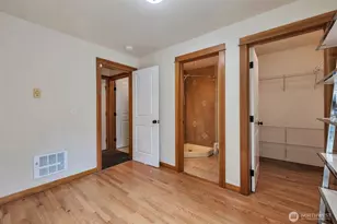 2221 E Spruce St, Seattle, WA 98122 - Photo 16