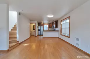 2221 E Spruce St, Seattle, WA 98122 - Photo 10