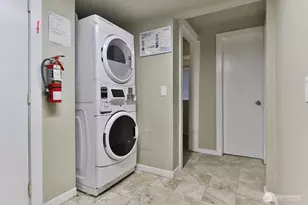 310 Aloha St, Seattle, WA 98109 - Photo 10