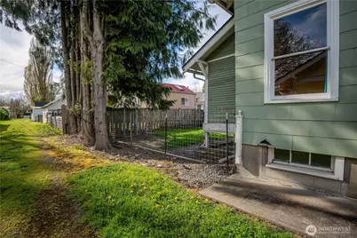 517 Lawson Street, Sumas, WA 98295 - Photo 8