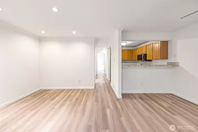 10026 NE 127th Place #D117, Kirkland, WA 98034 - Photo 8