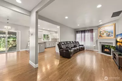 4218 NE 9th Cir, Renton, WA 98059 - Photo 8