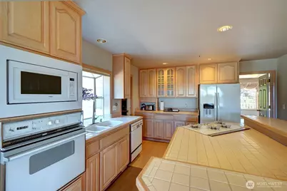 2907 Narrows Place, Tacoma, WA 98407 - Photo 10