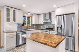 2832 St Clair, Bellingham, WA 98226 - Photo 4