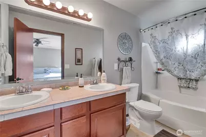 11426 178th Avenue Ct E, Bonney Lake, WA 98391 - Photo 20