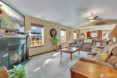 11426 178th Avenue Ct E, Bonney Lake, WA 98391 - Photo 6