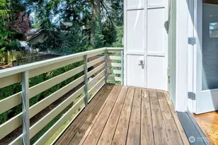 738 N 185th St, Shoreline, WA 98133 - Photo 16