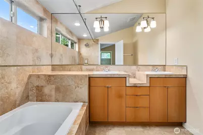 738 N 185th Street, Shoreline, WA 98133 - Photo 26