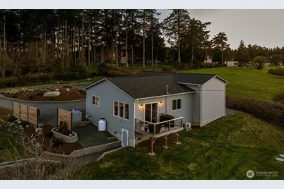 1387 Scenic Heights Road, Oak Harbor, WA 98277 - Photo 2