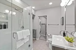 16813 NE 33rd St, Bellevue, WA 98008 - Photo 32