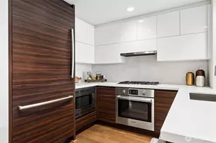 583 Battery St, Seattle, WA 98121 - Photo 10