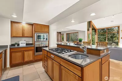 17055 37th Avenue NE, Lake Forest Park, WA 98155 - Photo 10