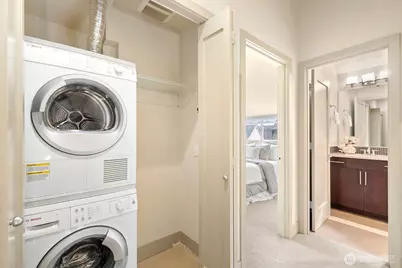 3431 Meridian Avenue N, Seattle, WA 98103 - Photo 16