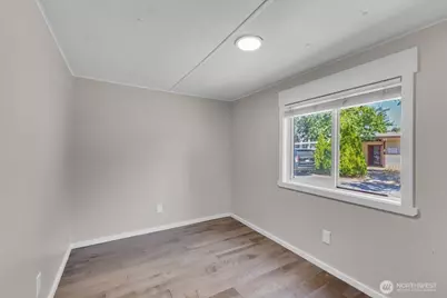 7614 NE Bothell Wy #11, Kenmore, WA 98028 - Photo 8