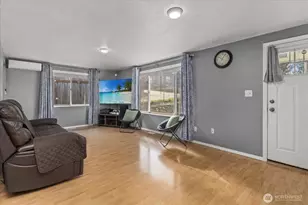 707 E James St, Kent, WA 98031 - Photo 2