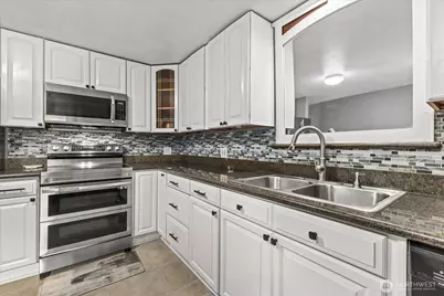 707 E James Street, Kent, WA 98031 - Photo 6