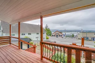 99 Main St, Cathlamet, WA 98612 - Photo 2
