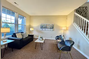 762 Ilwaco Pl NE, Renton, WA 98059 - Photo 2