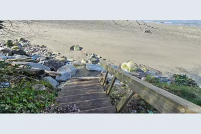 303 Arrowhead Point Lane, Camano Island, WA 98282 - Photo 36