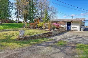 303 Arrowhead Point Ln, Camano Island, WA 98282 - Photo 10