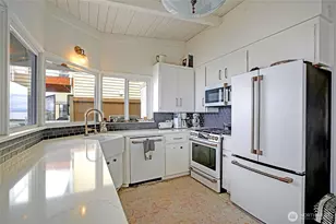 303 Arrowhead Point Ln, Camano Island, WA 98282 - Photo 24