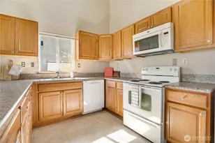 3023 Bridgeport Way W, University Place, WA 98466 - Photo 8