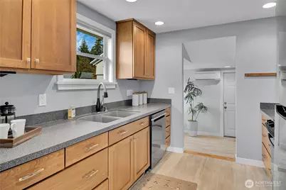 13504 15th Place NE, Seattle, WA 98125 - Photo 6