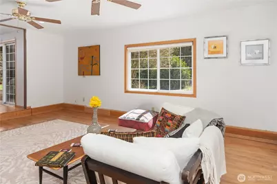 21 Glen Avenue, Port Hadlock-Irondale, WA 98325 - Photo 6