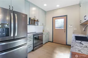 25641 Marine View Dr S, Des Moines, WA 98198 - Photo 14