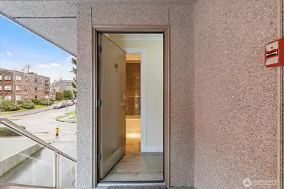 1810 43rd Avenue E #301, Seattle, WA 98112 - Photo 6