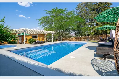 621 Mountain View Dr, Chelan, WA 98816 - Photo 10