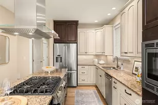 3450 Crystal Springs Dr NE, Bainbridge Island, WA 98110 - Photo 12