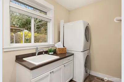 3450 Crystal Springs Drive NE, Bainbridge Island, WA 98110 - Photo 30