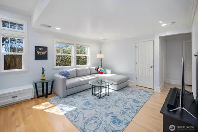 6030 Ann Arbor Avenue NE, Seattle, WA 98115 - Photo 14