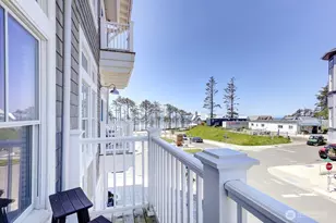 204 Market St, Pacific Beach, WA 98571 - Photo 1