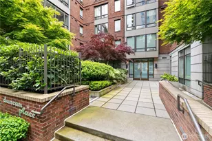 4547 8th Ave NE, Seattle, WA 98105 - Photo 2