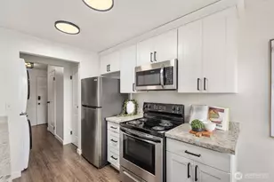 17203 NE 45th St, Redmond, WA 98052 - Photo 8